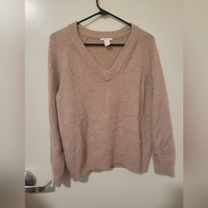 oversized light pink v-neck knit sweater small